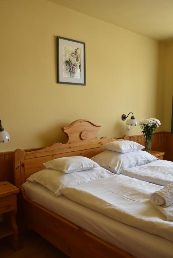 Bozi Rozi Panzio Hotell Fertőboz Eksteriør bilde
