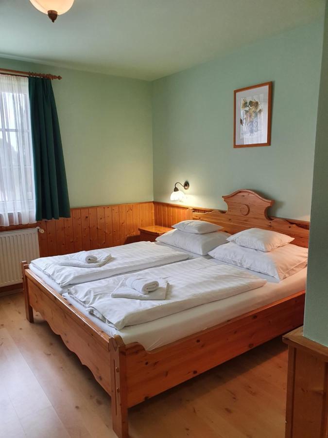 Bozi Rozi Panzio Hotell Fertőboz Eksteriør bilde