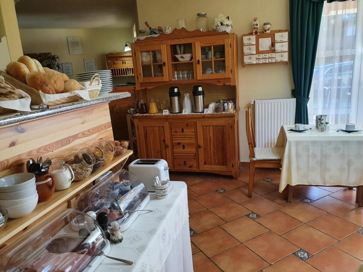 Bozi Rozi Panzio Hotell Fertőboz Eksteriør bilde