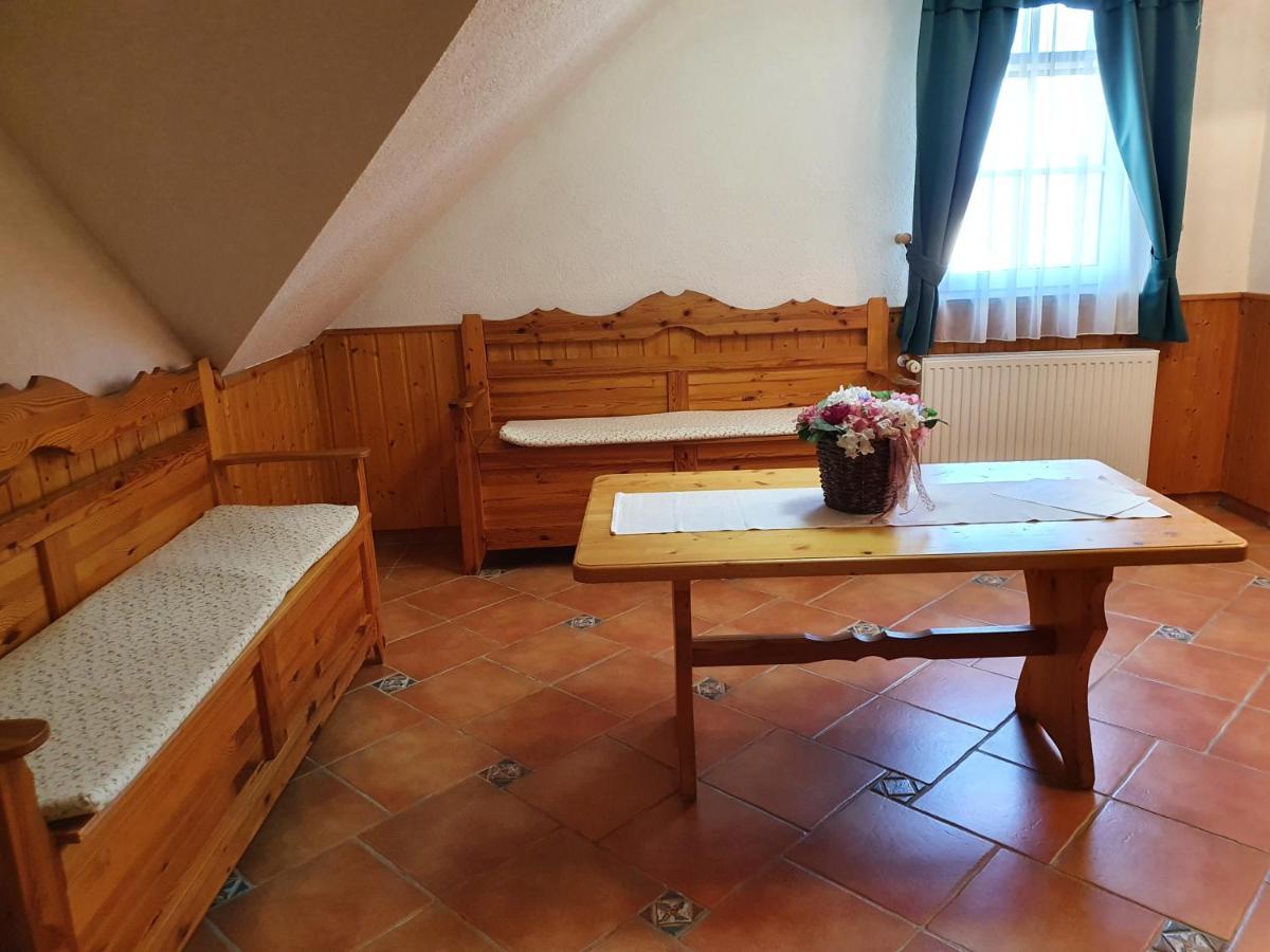 Bozi Rozi Panzio Hotell Fertőboz Eksteriør bilde