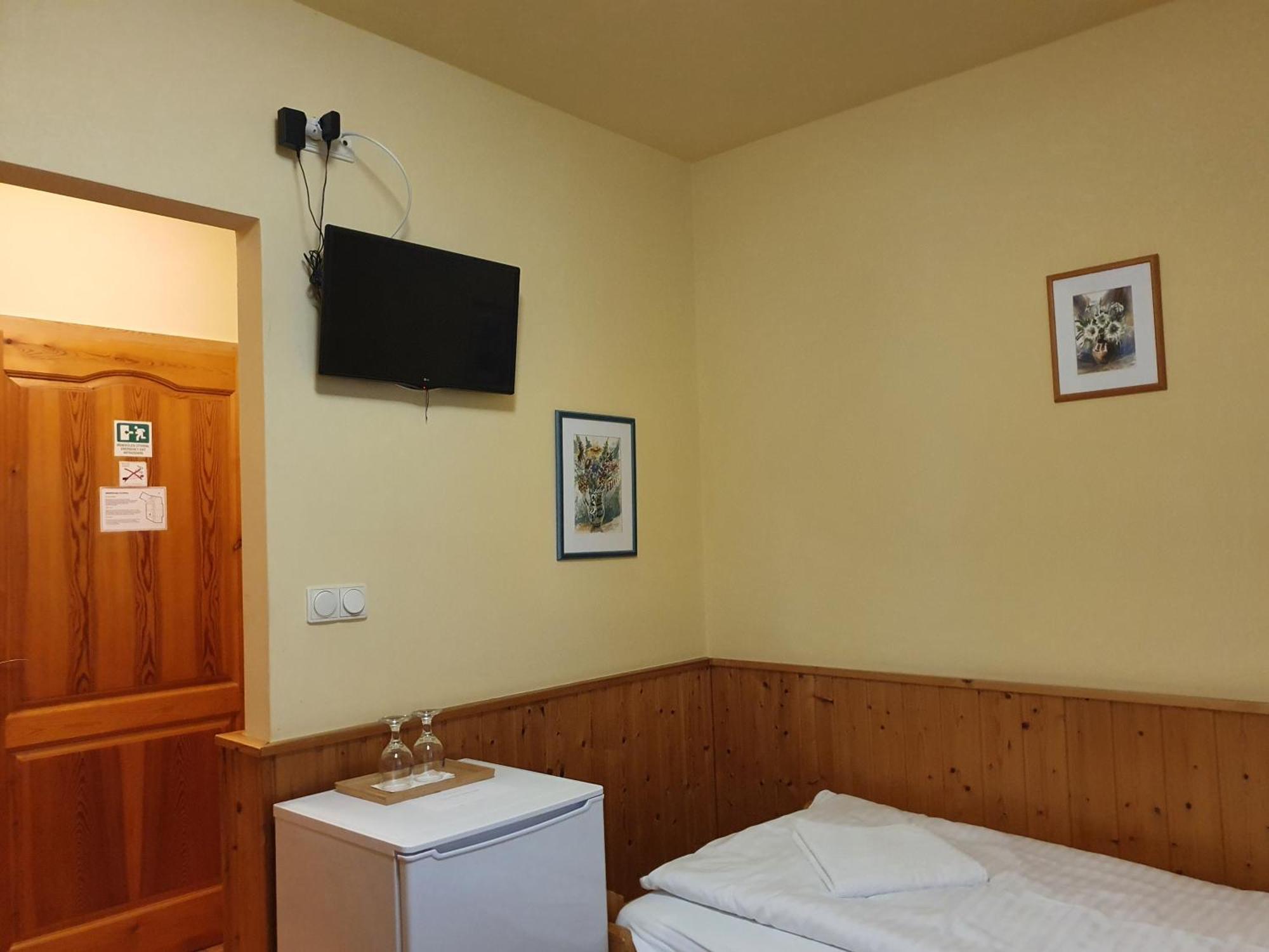 Bozi Rozi Panzio Hotell Fertőboz Rom bilde